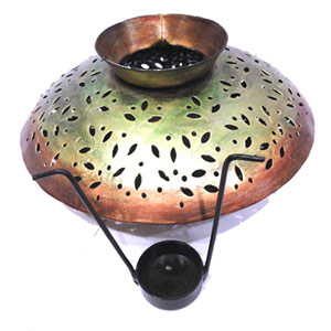 Candle stand with brass matki