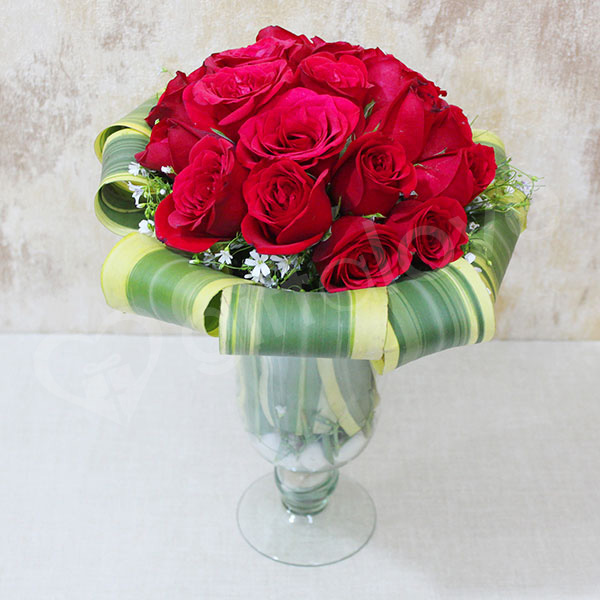 Send Pretty Roses in Glass Vase Online - VL18020VL18 | Giftalove