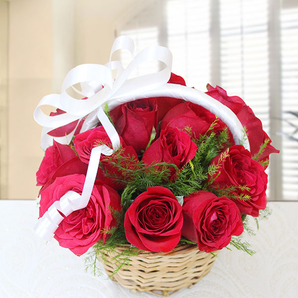 Send Cute Basket of Red Roses Online - VL18046VL18 | Giftalove