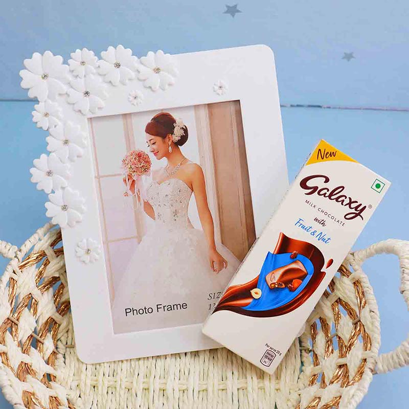 Send Anniversary Gift Basket for Couples Online GAL22103677 Giftalove