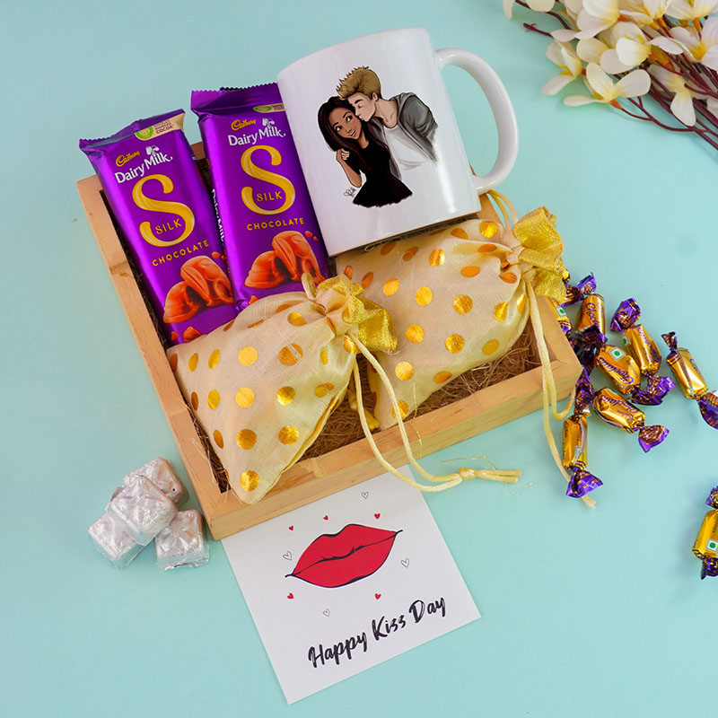 Send Personalized Mug With Chocolates In Wooden Tray Kiss Day T Pack