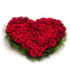 Extravagant 100 Red Roses Heart