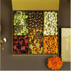 Dry Fruits and Berry Box
