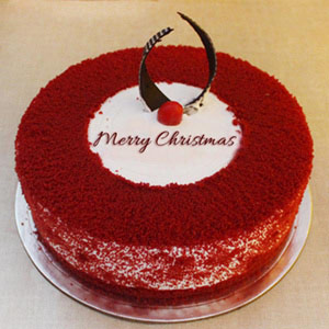 Delicious Red Velvet Cake for Christmas 