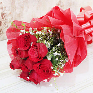 Bouquet of 8 Red Roses