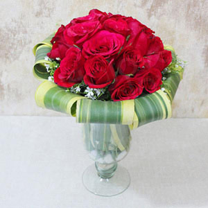 Passionate Red Roses in Glass Vase
