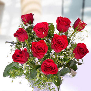 Aluring Red Rose Bunch