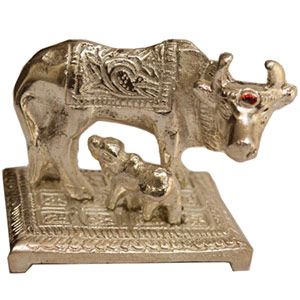 White Metal Decorative Cow and Calf Figurines for Vastu