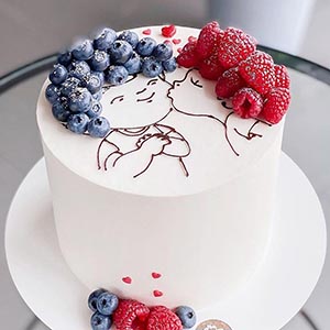 Berries Topped Vanilla Valentine Cake 