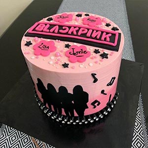 Delicious Blackpink Strawberry Cake 