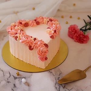 Heart Shape Strawberry Cake