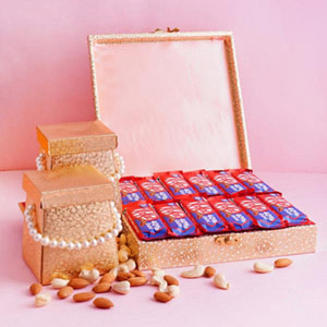 KitKat and Dry fruits combo with Designer Boxes