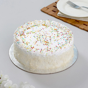 Mouthwatering Cream Vanilla Cake
