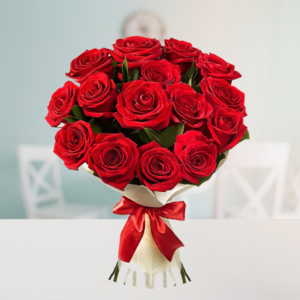 Send 15 Red Roses Bouquet Online