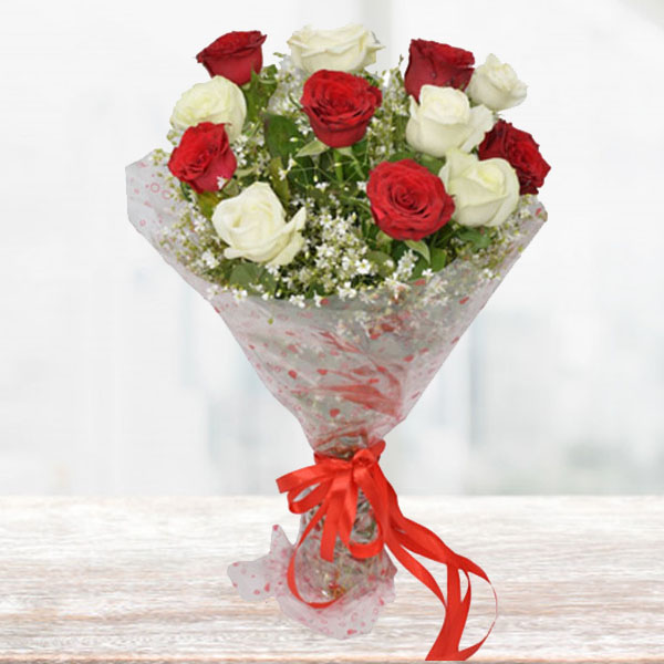 Send White & Red Roses Bunch Online