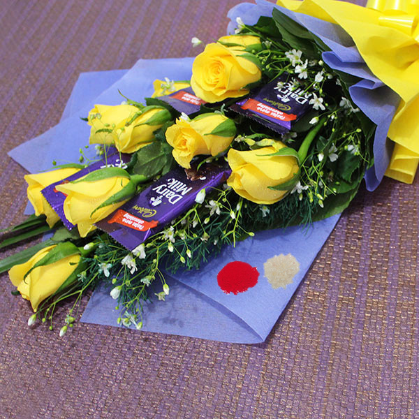 Send Chocolate & Flower Bouquet for Bhai Online