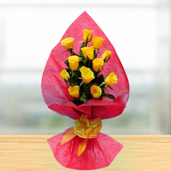 Send Cute Yellow Rose Bouquet Online