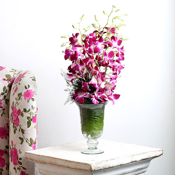 Send Charming Purple Orchids & Glass Vase Online