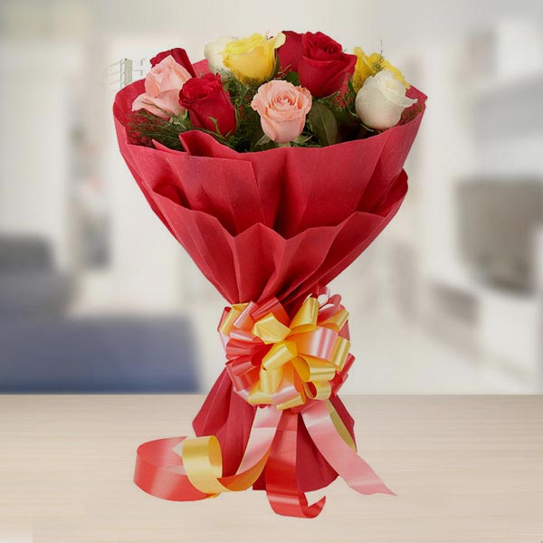 Send Dozen Mixed Roses Bouquet Online