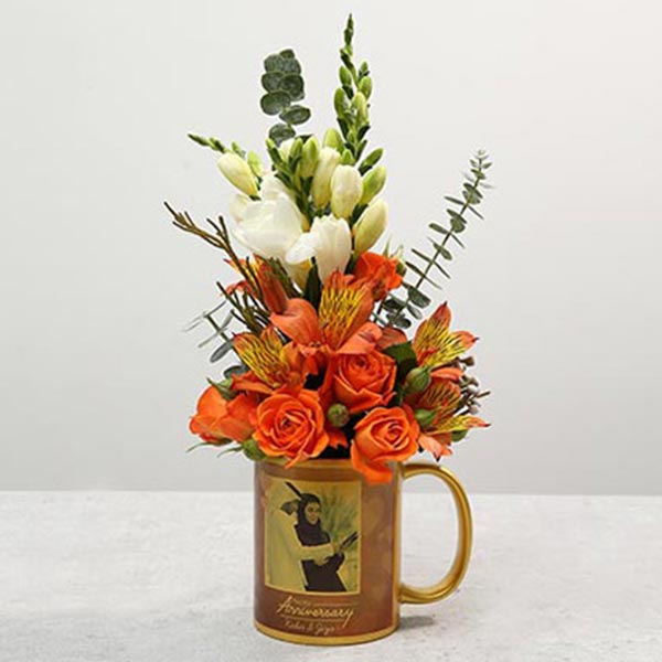 Send Personalised Anniversary Mug with Orange Rose Flower Arrangement Online