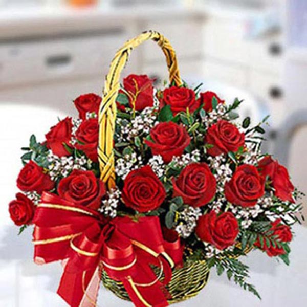 Send 30 Red Roses Arrangement Online