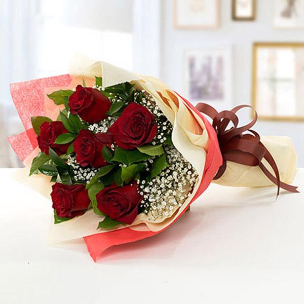 Send Romantic Red Roses Bouquet Online