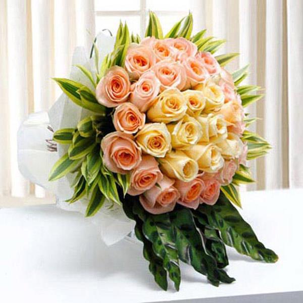 Send Mayfair and Peach Roses Bouquet Online