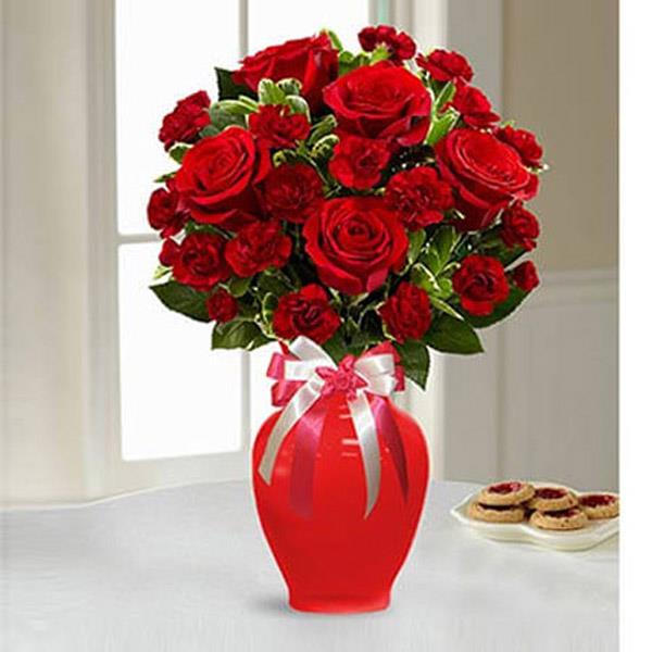 Send Red Roses and Carnations in Ceramic Vase Online