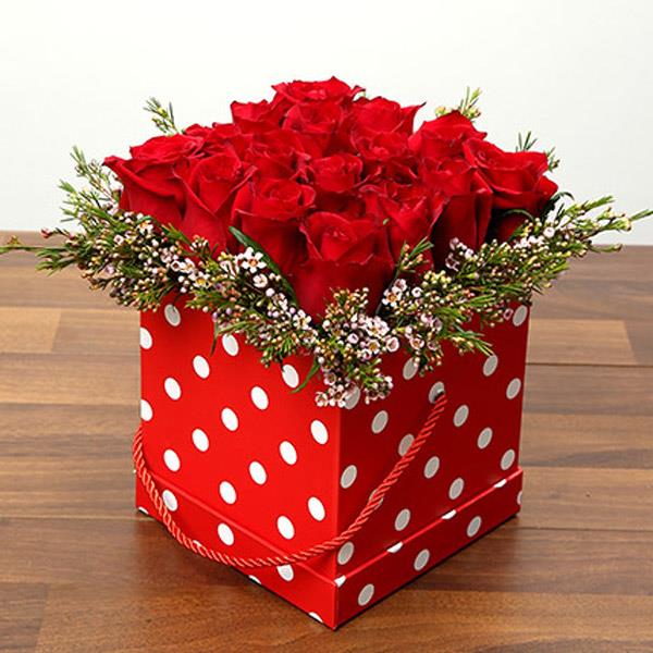 Send 16 Red Roses In A Cardboard Box Online