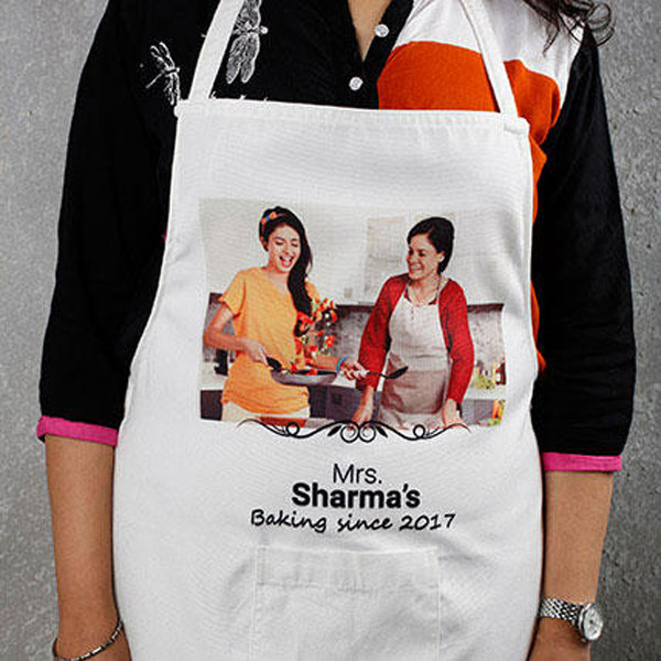 Send Personalized White Apron For Mom Online