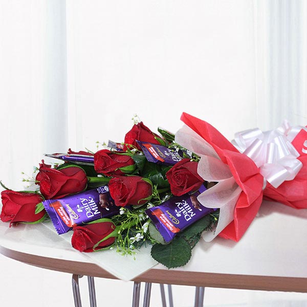 Send Red & Chocolaty Surprise Online