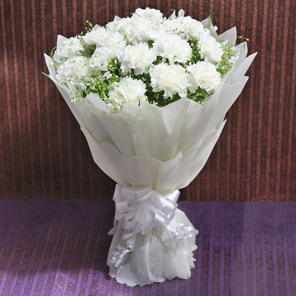 Send Fresh White Carnations Bouquet Online