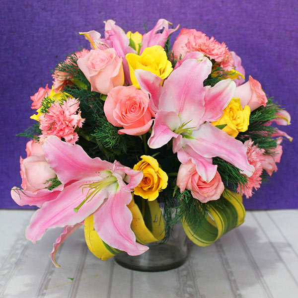 Send Glass Vase of Mixed Flowers Online