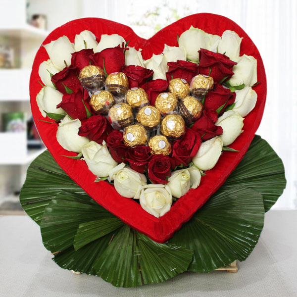 Send Heart Basket of Roses & Chocolate Balls Online