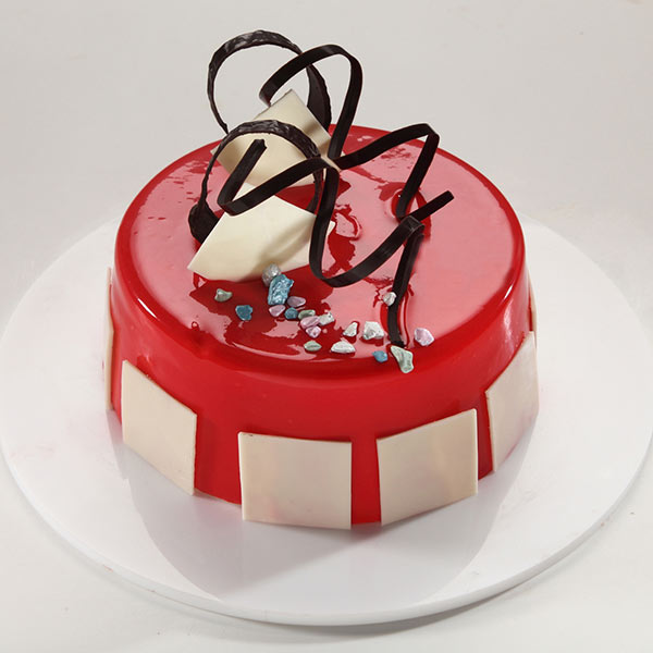 Send Scumptious Strawberry Cake Online
