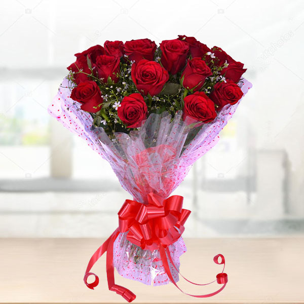 Send Ravishing Red Roses Online
