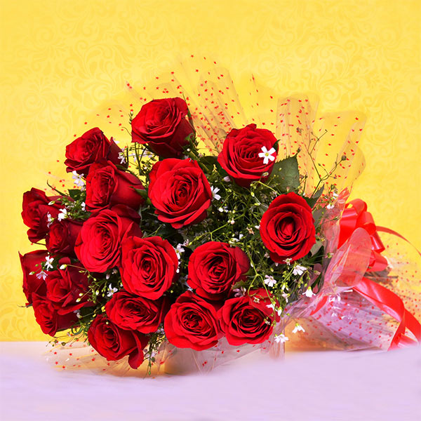 Send Romantic Red Roses Online