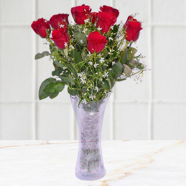 Send Red Roses in Designer Glass Vase Online