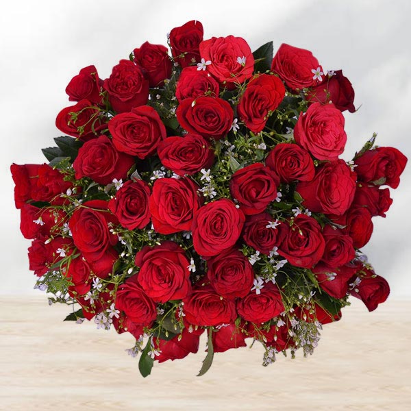 Send 36 Red Roses with Glass Vase Online