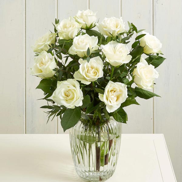 Send Dozen White Roses Online