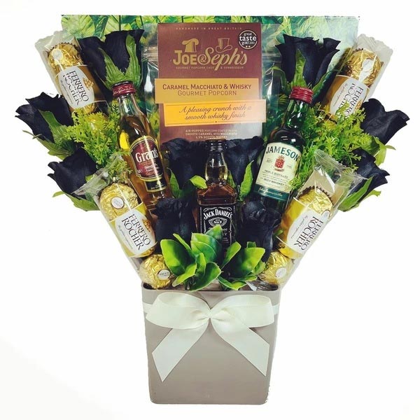 Send The Whisky Selection & Chocolate Bouquet Online