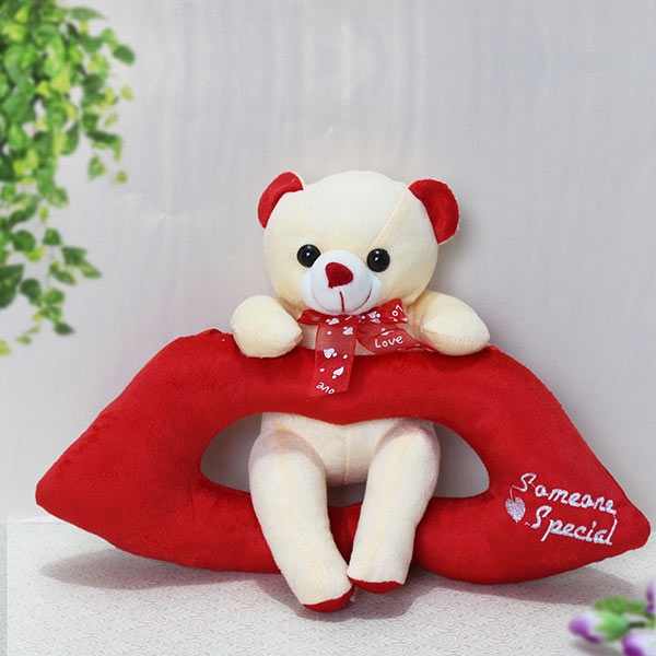 Send Cute Lip Bear - 21 cm Online