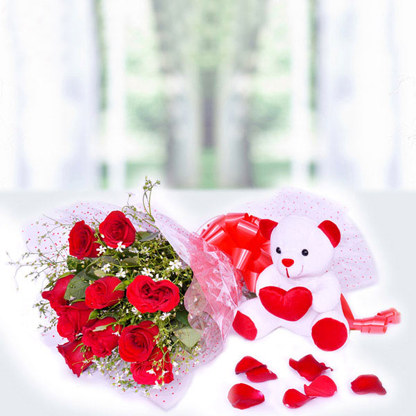 Send Adorable Rose Bouquet with Cute Teddy Online