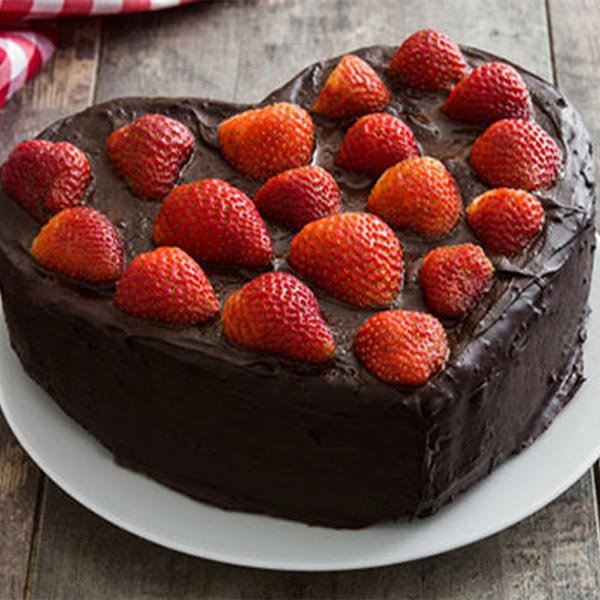 Send Choco Strawberry Heart Shape Valentine Cake Online