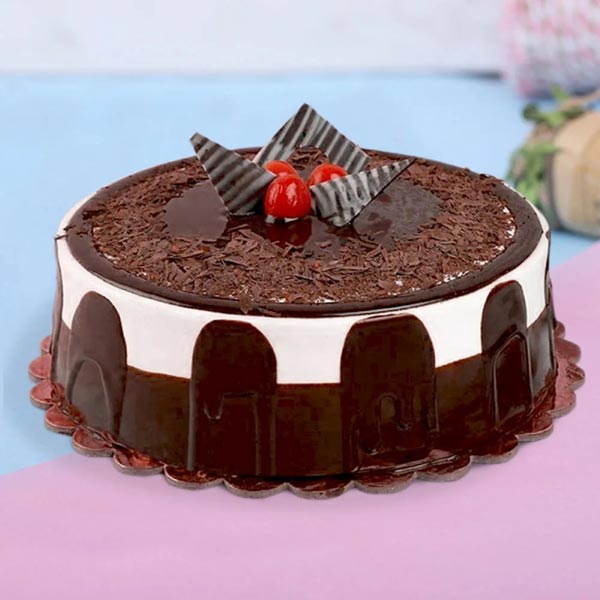 Send Chocolate Topped Vanilla Cake Online
