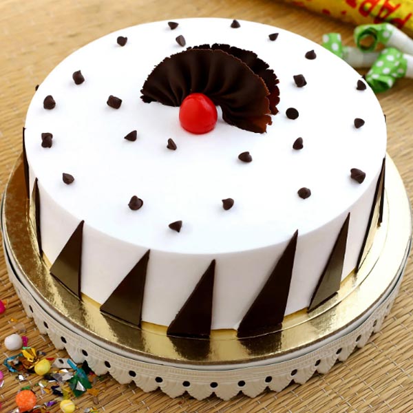 Send Delectable Chocolate Black Forest Cake Online
