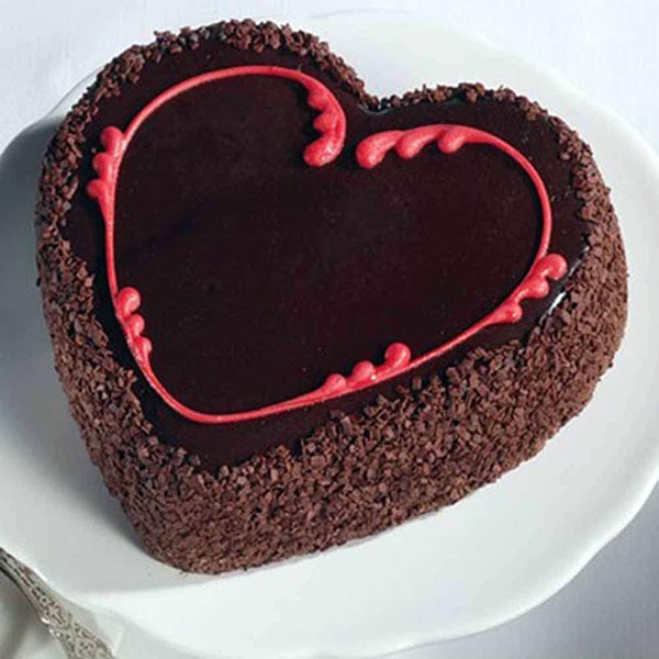 Send Delectable Heart Shape Chocolate Cake Online