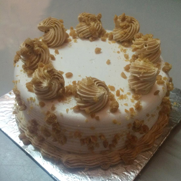 Send Delectable Vanilla Cake Online