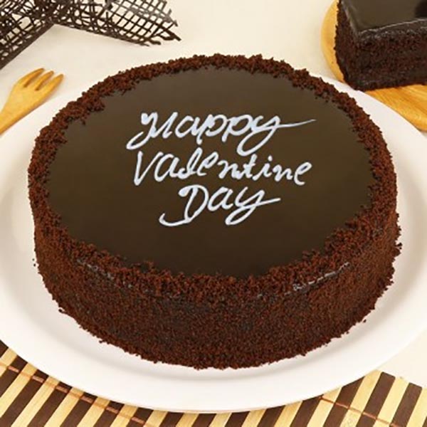 Send Delicious Chocolate Cake for Valentines Day  Online