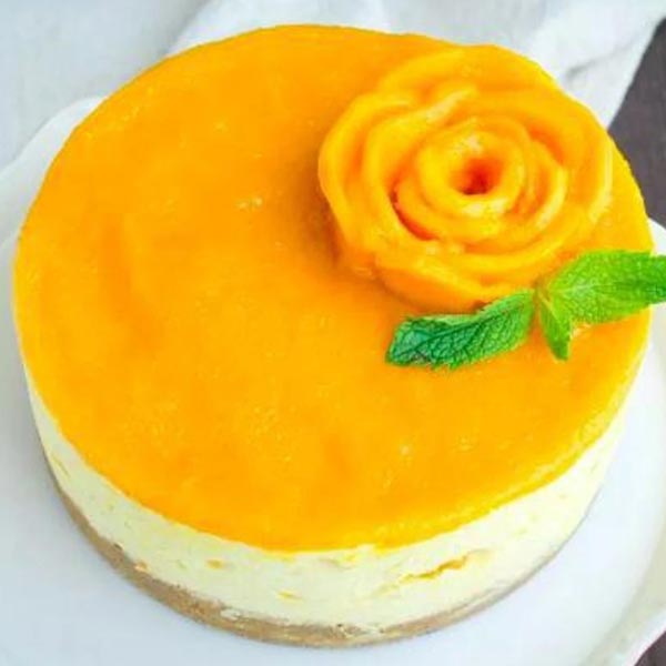 Send Delicious Floral Mango Cake Online